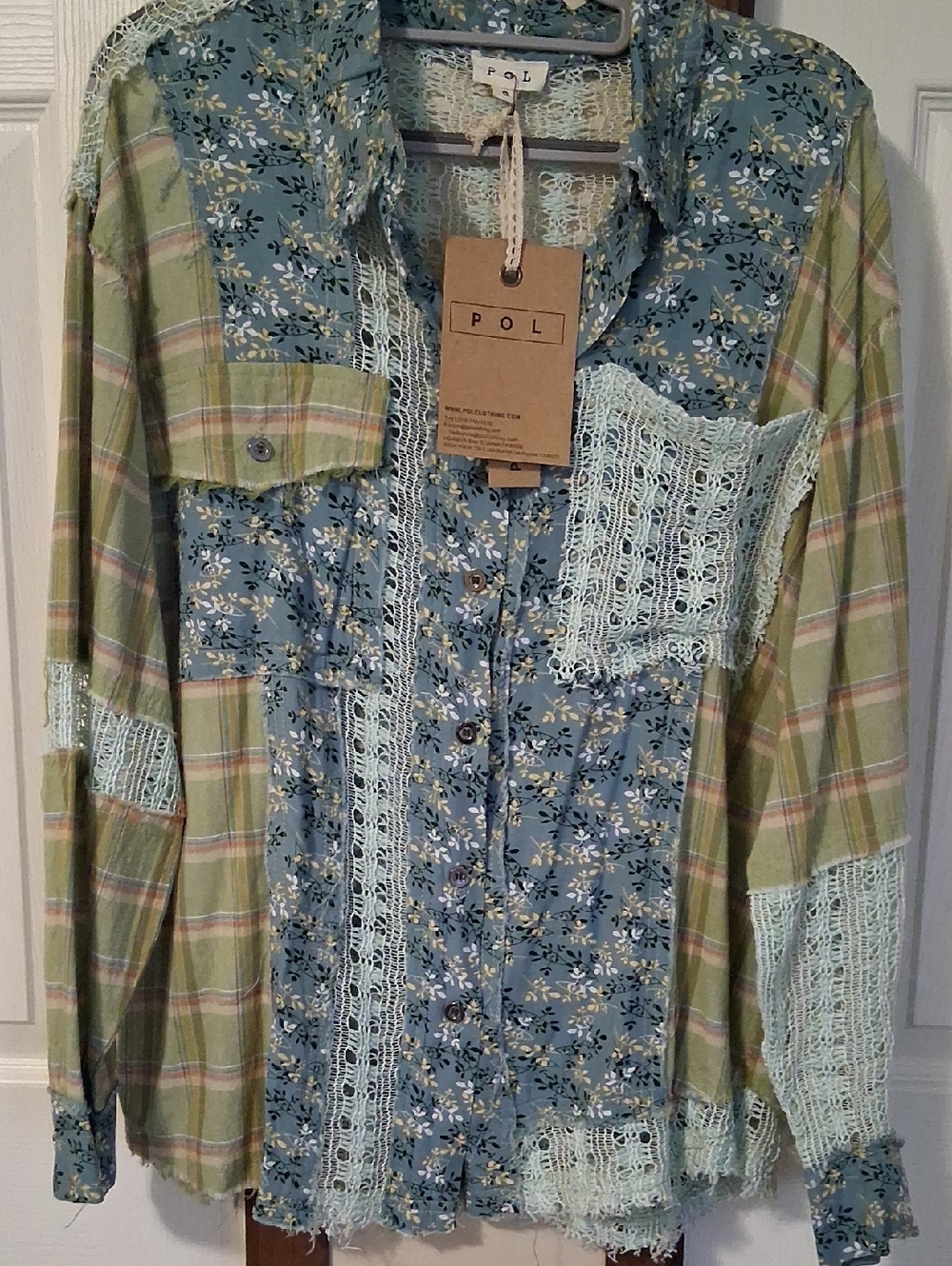 POL Brand New. Floral & Plaid Button-Up Shirt in Blue and Green with Lace detail